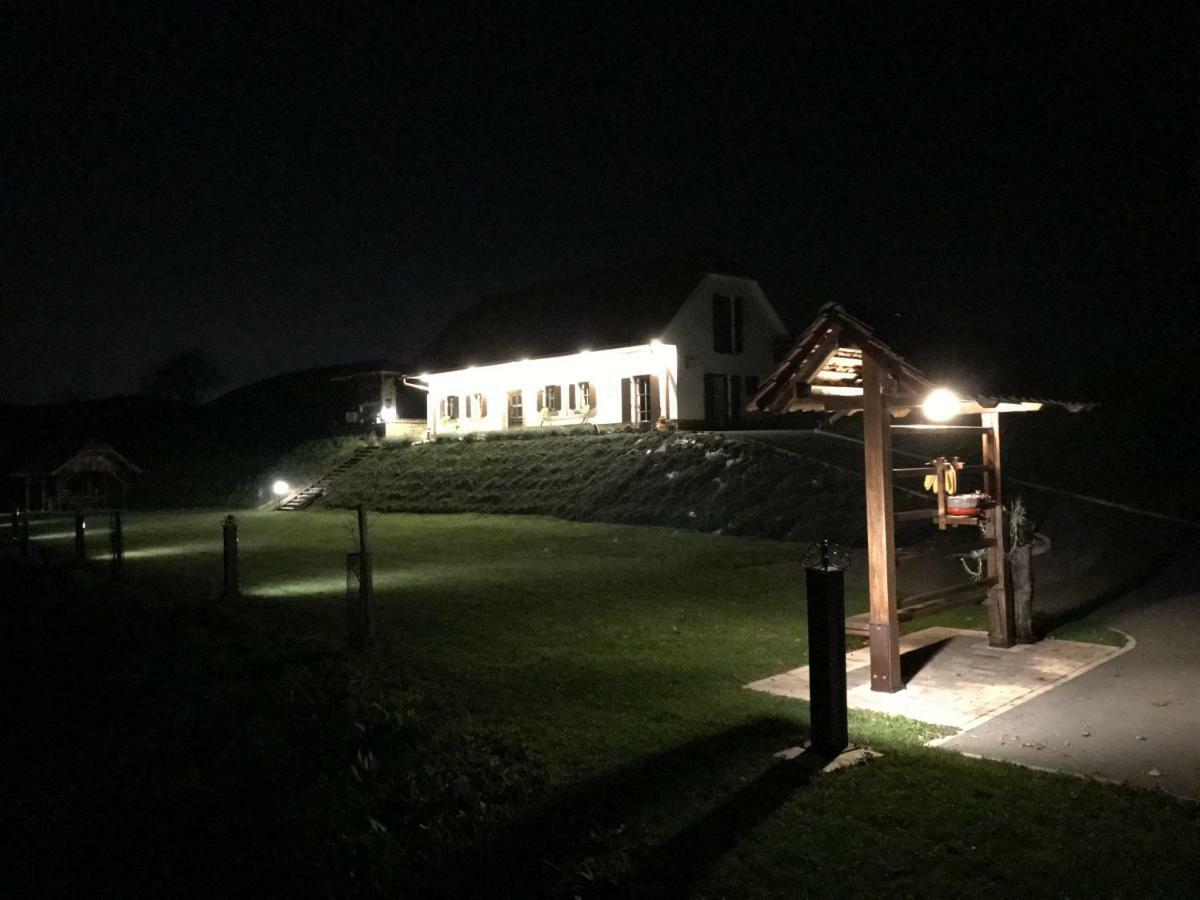 Villa Tourist Farm Artisek Store Esterno foto